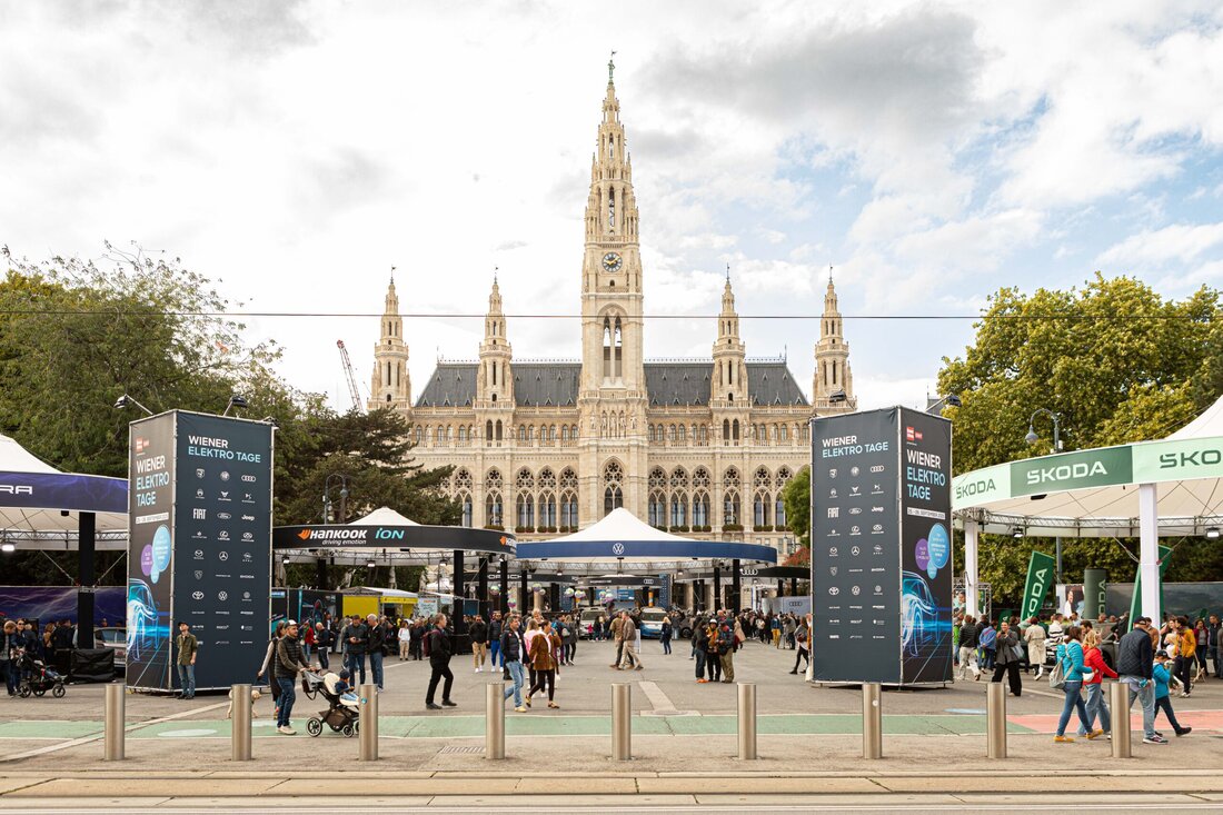 Die Wiener Elektro Tage haben in ihrer fünften Auflage über 80.000 Menschen auf den Rathausplatz gebracht. Besucherinnen und Besucher erlebten aktuelle E-Modelle, Fachgespräche und ein vielfältiges Rahmenprogramm.
