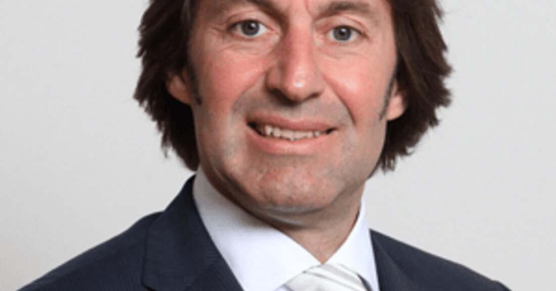 Unter dem Motto „White Elements Tour 2015/2016“ kooperiert Webasto mit dem Skihersteller Elan und präsentiert Webasto Standheizungen in sieben österreichischen Skigebieten. Ziel dieser Marketingaktion ist es, potenziellen Kunden die Vorteile von Webasto Standheizungen hautnah erleben zu lassen. So dürfen sich Skifahrerinnen und Schifahrer zwischen den Abfahrten in eigens errichteten Zelten an einer Webasto Standheizung aufwärmen, neue Kräfte sammeln und sich nebenbei an einer Verlosung von attraktiven Preise beteiligen.