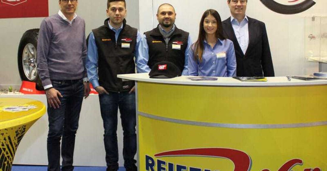 Im Rahmen der Messe “Die Hohe Jagd & Fischerei” präsentierte sich Reifen John auf der Sonderschau “absolut allrad“ im Messezentrum Salzburg. In Kooperation mit der Marke General Tire nutzte das Traditionsunternehmen diese Plattform um sein umfangreiches Sortiment und Know-How im Bereich 4×4-Bereifung vorzustellen. Geschäftsführender Gesellschafter Peter John zeigt sich mit der „absolut allrad“ 2016 sehr zufrieden: „Wir hatten viele interessierte Besucher und konnten die Messe erfolgreich nutzen, um unsere Stärke im Offroad-Bereich nochmals zu unterstreichen.“