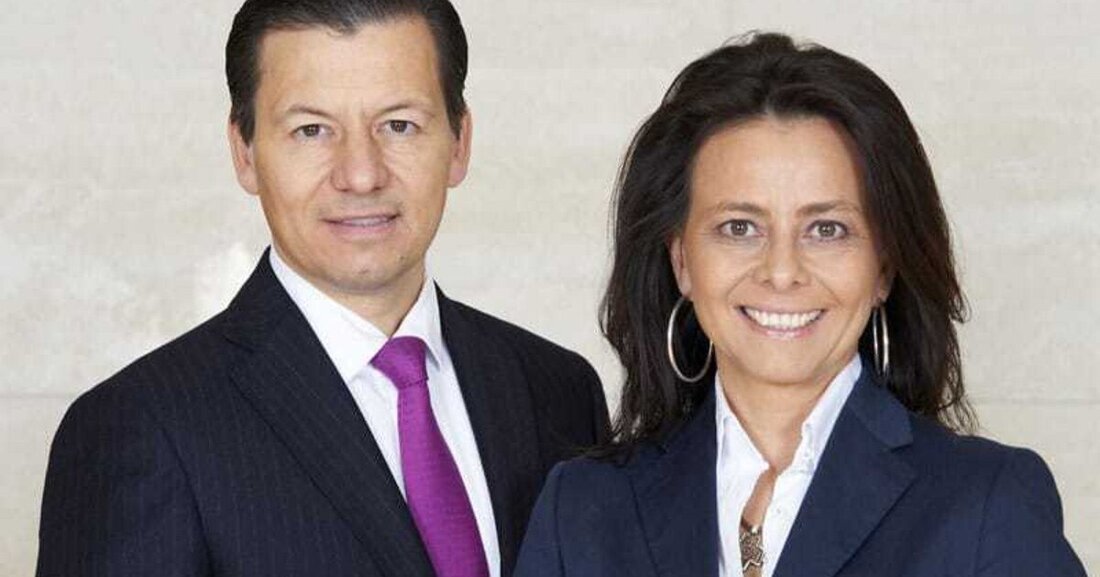 Nach 45 Jahren als Geschäftsführer und Inhaber der Toyota Frey Austria übergibt Friedrich Frey die Geschäftsführungsagenden an seine Kinder Anja und Friedrich.