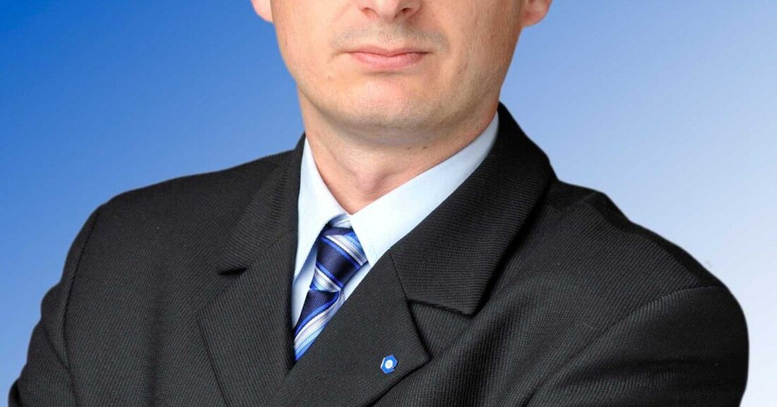 Immer wieder kommt es vor, dass sich ein vermeintlicher Kaufinteressent mit dem Vorführwagen aus dem Staub macht. Achtung: Nicht jede Kaskoversicherung bezahlt für einen derartigen Verlust.