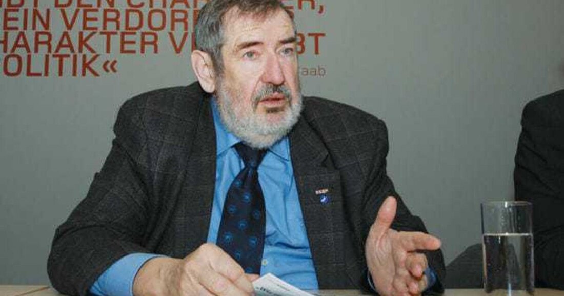 Laut der Bundesinnungsgruppe Metall-Elektro-Sanitär-Mechatronik-Fahrzeugtechnik zeigen Stichproben auf belebten Parkplätzen von Einkaufszentren, dass jedes zehnte Fahrzeug in Österreich mit abgelaufenem Pickerl unterwegs ist. Überschreitet man den Toleranzzeitraum von vier Monaten und fährt mit dem abgelaufenem Pickerl weiter, drohen theoretische Geldstrafen bis über 2.000 Euro für Fahrzeuglenker und Fahrzeughalter. Sollte noch dazu ein Unfall auf einen Fehler zurückzuführen sein, der bei rechtzeitiger Begutachtung aufgefallen wäre, scheidet die Versicherung aus der Haftung aus und sowohl der Lenker als auch der Fahrzeughalter können zur Verantwortung gezogen werden. Friedrich Nagl, Bundesinnung Fahrzeugtechnik, gibt außerdem zu bedenken, dass Länder wie Italien, Ungarn oder Deutschland keine Toleranzfrist &hellip;