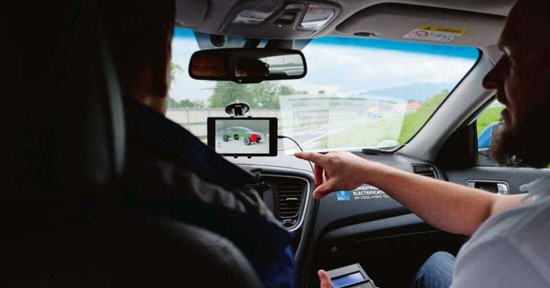 Auf ihrer Test­strecke in Gratkorn führte die AVL List GmbH eine breite Palette von Antriebslösungen vor, die auch den zukünftigen scharfen Abgasvorschriften gerecht werden. Automobilher­steller aus aller Welt schickten ihre Ingenieure zu den Testfahrten. 