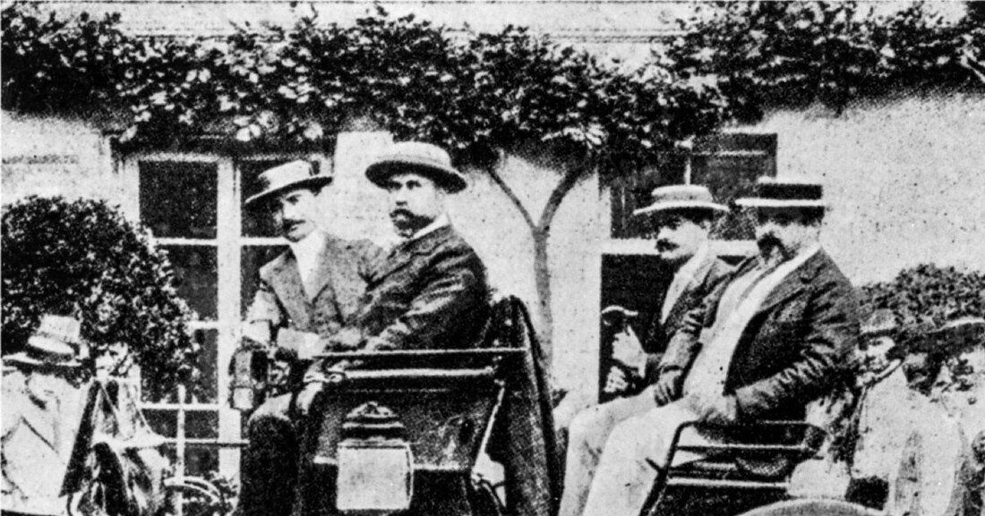 Wir stellen den Schalthebel der Zeitmaschine auf 1894, öffnen die Türe und erleben das erste Autorennen der Geschichte.