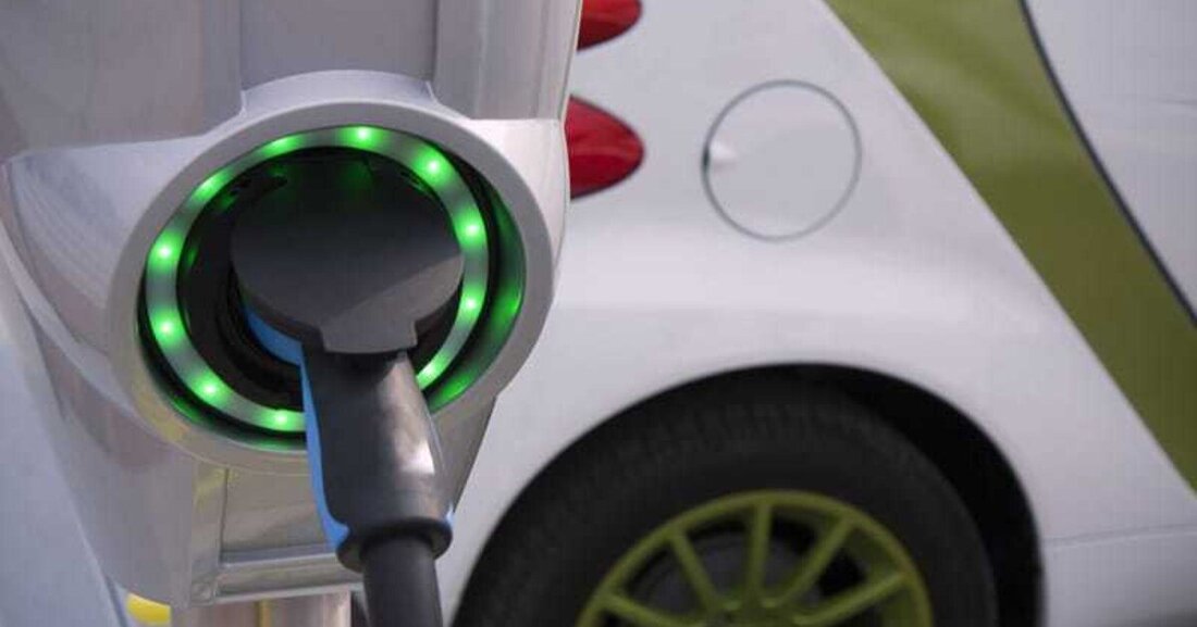 3M hat die High-Tech Flüssigkeit Novec zur Kühlung von E-Autobatterien entwickelt, um deren Leistung und Ladegeschwindigkeit zu steigern.