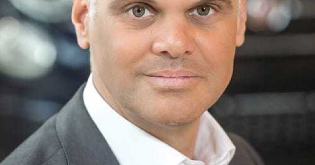 Oliver Mandl heißt der neue Marketing Manager für die Marken Fiat, Abarth und Lancia bei der FCA Austria GmbH. Mandl verfügt über umfassende Erfahrung in der österreichischen Automobilwirtschaft und war zuletzt seit dem Jahr 2000 in verschiedenen Bereichen der Renault Österreich GmbH beschäftigt. Er folgt damit Andrea Henke nach, der nach eineinhalb Jahren in Österreich als weiteren Karriereschritt wieder in die Zentrale von Fiat Chrysler Automobiles nach Turin zurückkehrt. Oliver Mandl berichtet in seiner Position direkt an Markus Wildeis, Brand Country Director Fiat, Abarth und Lancia.