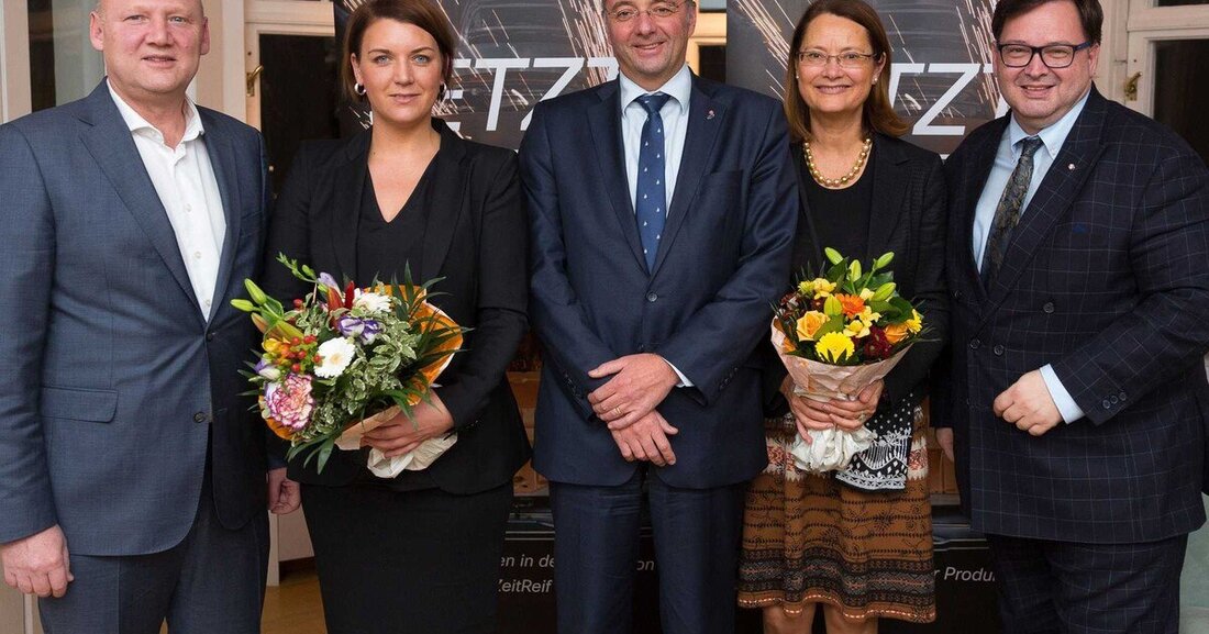 In der Residenz der norwegischen Botschaft in Wien diskutierten Politiker und Experten über die Zukunft der Elektromobilität in Österreich und Norwegen.