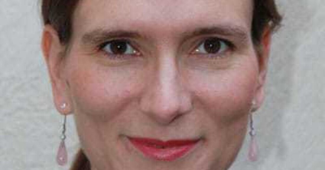 Am 1. März 2017 übernimmt Aigline James die Führung der Vertriebsorganisation der Marken Citroën und DS Automobiles Österreich. Von 2006 bis 2011 war die Französin im Retail in einem großen Händlerbetrieb mit fünf Standorten im Großraum Paris tätig. Sie verantwortete dort unter anderem die Leitung des After Sales-Verkaufs und schließlich die Neuwagen-Verkaufsleitung für die fünf Standorte. 2016 übernahm sie die Vertriebskoordination zwischen der Konzernzentrale und den Länderorganisationen Deutschland, Österreich und der Schweiz. Ihr Vorgänger, Aymeric Humann wird demnächst eine neue Funktion innerhalb des PSA-Konzerns übernehmen.