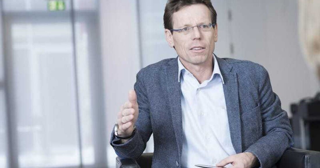 Mit über 966.000 Finanzierungs-, Versicherungs- und Wartungsverträgen im Bestand erreicht die Porsche Bank ein Rekordergebnis - pünktlich zum 50-jährigen Jubiläum.