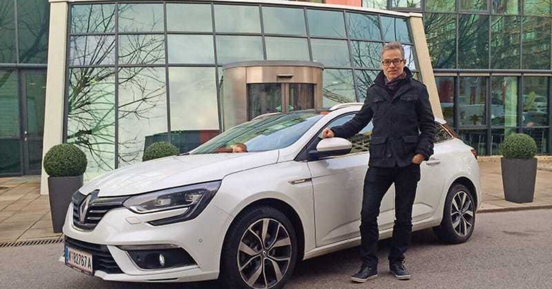 Der Renault Mégane Grandtour interpretiert das klassische Thema Kombi erfrischend zeitgemäß: Der stattliche Rucksack versteckt sich hinter elegant gezeichneten Hecklinien und schluckt 521 Liter Gepäck, bei umgelegten Rücksitzen sogar 1.600 Liter.