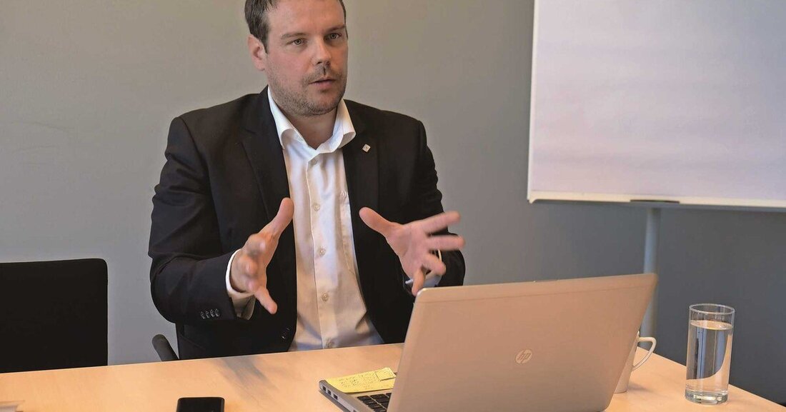 Im KFZ Wirtschaft-Interview spricht Daniel Kapeller, Vertriebsleiter von AkzoNobel Österreich, über „irrationale Konditionen der Mitbewerber“, ständig steigende Anforderungen und einen immer härter umkämpften Markt.