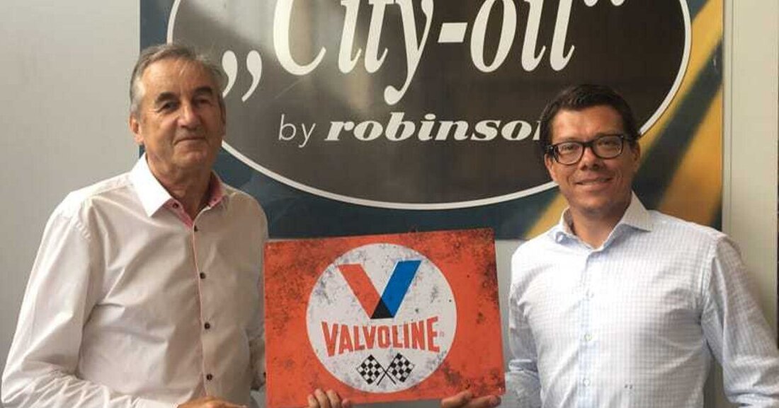 Mit dem Exklusiv-Vertrieb der Marke Valvoline für Österreich wurde das 1908 gegründete Grazer Autohaus Robinson betraut. Robinson ist mit seiner &#8211; in Europa als Wortbildmarke geschützten &#8211; „City-oil by robinson“-Sparte seit fast 20  Jahren im Großhandel mit Motorölen und sonstigen automotiven Produkten erfolgreich tätig. Im umfangreichen Sortiment von Valvoline sind auch viele andere automotive  Produkte, wie Tectyl-Unterboden- und Hohlraumschutz, Bremsflüssigkeiten, Kühl- und  Frostschutz oder Hydrauliköle.