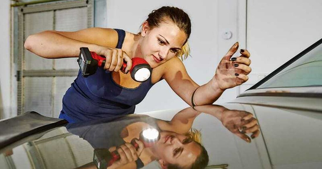 Die neueste Generation von LED-HANDLAMPEN beleuchtet das Innenleben eines Fahrzeuges bis in seine verstecktesten Winkel. Die KFZ Wirtschaft unterzog 18 Lampen verschiedener Hersteller in der Schulungswerkstatt der Automotive Akademie einem Praxis-Check.