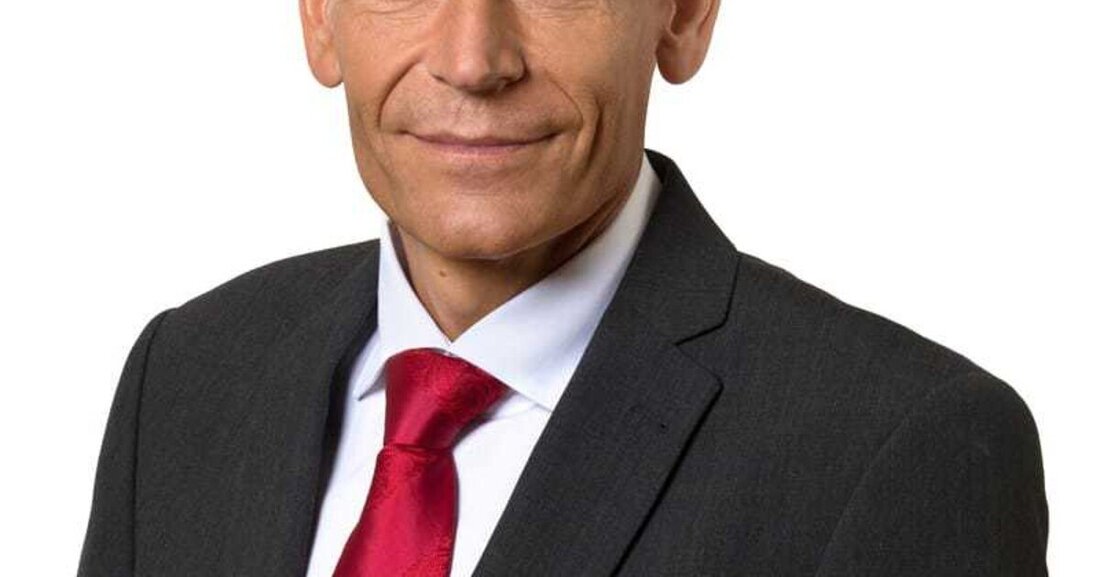 Mit Anfang August übernimmt Karl Trummer die Funktion des Finanzgeschäftsführers der österreichischen Vertriebsorganisation der Continental AG neben seiner Funktion als Leiter Controlling/Creditmanagement. Der bisherige Finanzgeschäftsführer, Thorsten Wüstefeld, der diese Position zusätzlich als Leiter Controlling PKW Ersatzgeschäft Deutschland innehatte, übernimmt fortan die Verantwortung für den Bereich Divisional Controlling Tire Division in der Konzernzentrale.