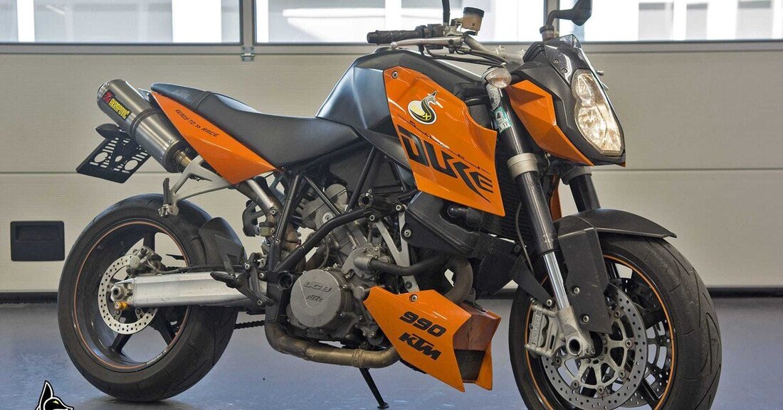 Wir bauen über die Wintermonate unser Dauertestmotorrad für die nächste Saison auf. Das Bike soll günstig und robust sein, sowie irre viel Spaß machen. Die Wahl fiel auf eine gebrauchte KTM 990 Super Duke. Ein erstes Kennenlernen mit der Apex-Duke.