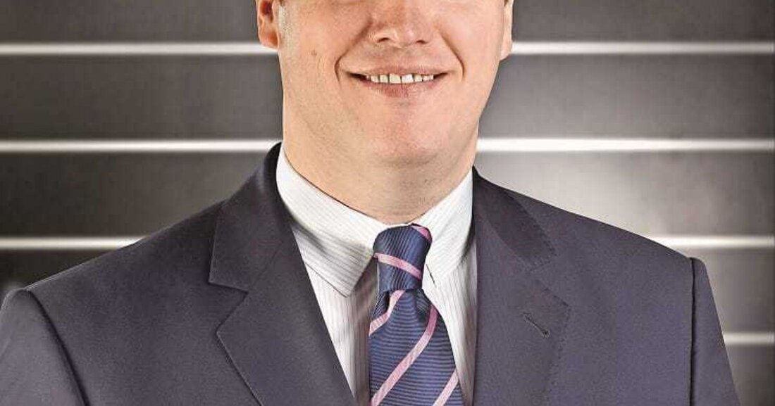 Er ist der Leiter Marketing und Vertrieb von Continental für das Pkw-Reifenersatzgeschäft in der DACH-Region. WOLFGANG THOMALE spricht im KFZ Wirtschaft-Interview über Trends, Ziele und Herausforderungen und bricht eine Lanze für die Marke Semperit.