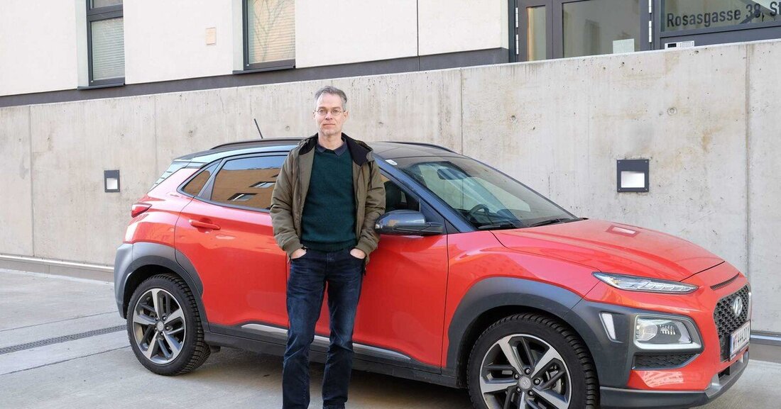 Mit dem Kona 4WD stellt Hyundai den einzigen Allradler im boomenden Segment der superkompakten SUVs vor. Außerdem punktet der Kona mit originellem Design, bester Nutzbarkeit und praktischen Details.