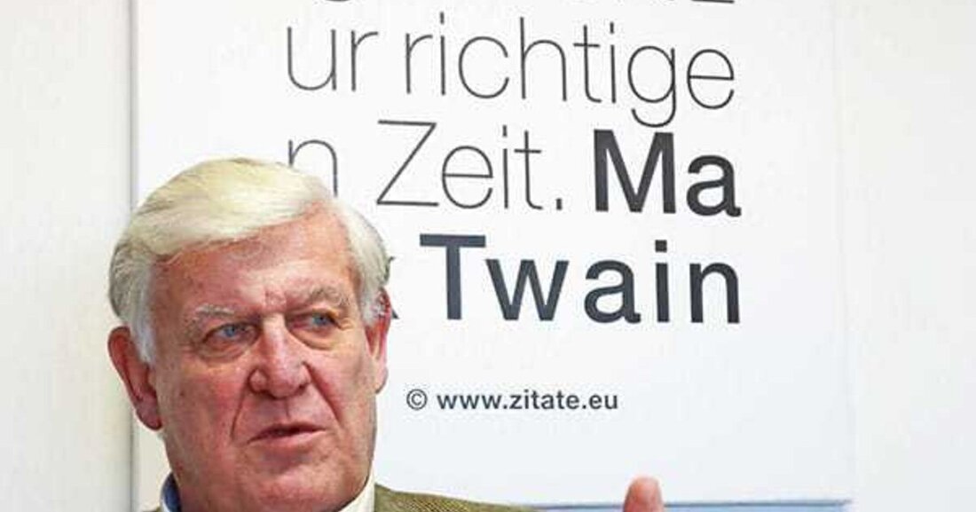 Einzelhandelssprecher Josef Schirak äußerst sich zu den aktuellen Querelen. Im Raum steht der kartellrechtlich relevante Vorwurf von Preisnachlässen bei Zweigniederlassungen von Porsche Inter Auto, wonach Fahrzeuge unter dem Einstandspreis gehandelt würden.