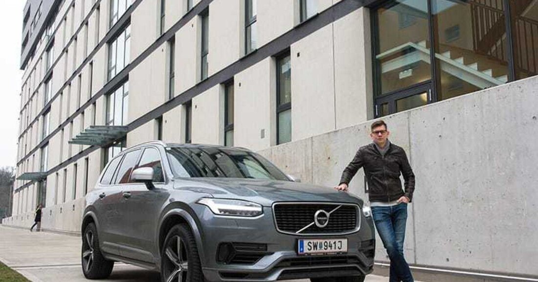 Der Volvo XC90 ist ein nordisches Schlachtschiff, ausgestattet mit puren Luxus, bestens verarbeitet, in allen Belangen die pure Dekadenz auf vier Rädern. Nur kommt man damit nicht weit.