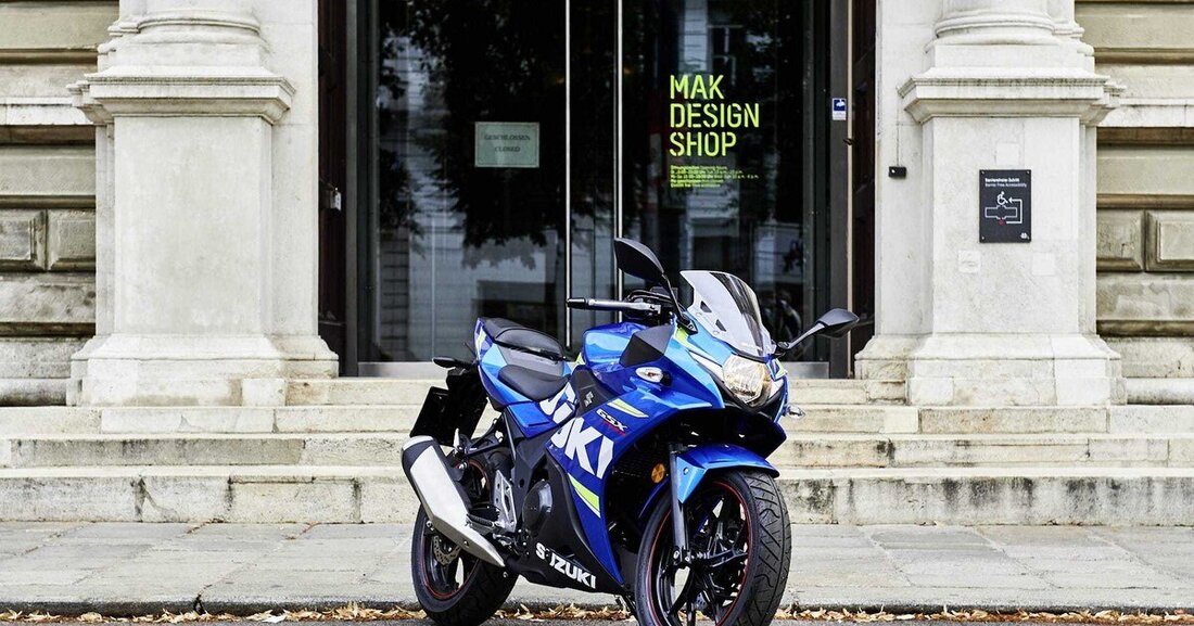 Die Motorradszene hat ein Nachwuchsproblem. Mit der GSX-250R versucht Suzuki den Jungen und Wiedereinsteigern ein preiswertes, sportliches Angebot zu unterbreiten. Die kleine Sportlerin schaut scharf aus, fährt sich besser als gedacht, hat aber zwei Schwachpunkte, die alsbald offensichtlich werden. 