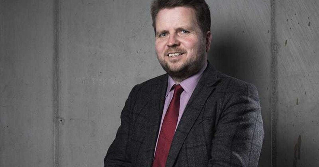 Die in der Steiermark und im Südburgenland tätige Autohaus-Gruppe Vogl & Co hat einen neuen Geschäftsführer. Oliver Wieser (46), zuletzt GF und Miteigentümer des Outdoor-Schuherzeugers „Dachstein“, ergänzt ab sofort das bestehende Duo Gerald Auer und Harald Glauninger in der Geschäftsführung. Die Bereiche Finanzen, Controlling, Immobilien, IT/Online/Digitalisierung und After Sales werden künftig auf Geschäftsführerebene bei Wieser angesiedelt sein. Vogl & Co wurde 1919 gegründet und steht im Eigentum der Oskar Vogl Privatstiftung. Die stark expandierende Vogl-Gruppe hat 14 eigene Standorte, über 30 angeschlossene Partnerbetriebe und vertreibt die Marken Renault, Dacia, Alpine, Nissan, Fiat, Alfa Romeo, Jeep, Abarth und Fiat Professional. Jährlich …