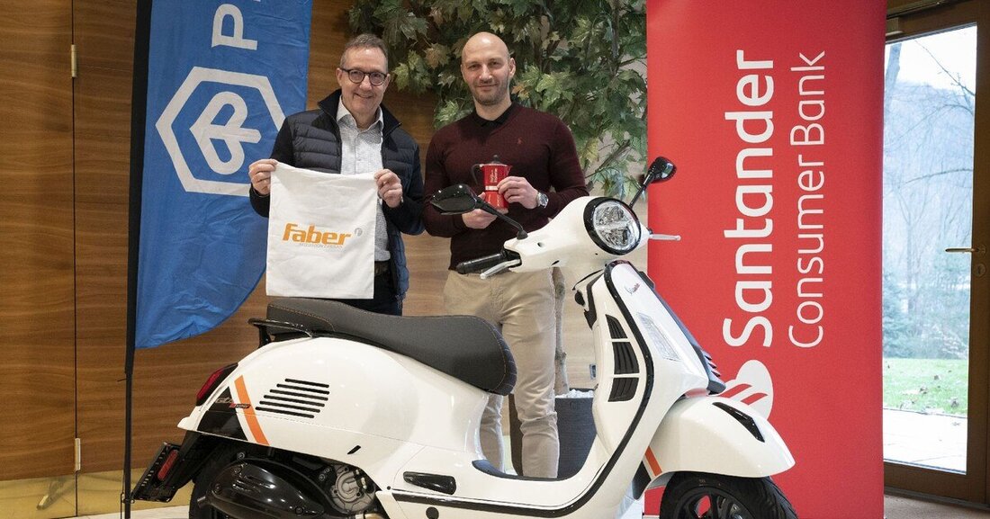 Mobilitäts-Finanzierer Santander ist nun offizieller Finanzierungspartner des traditionsreichen Vespa-Produzenten.