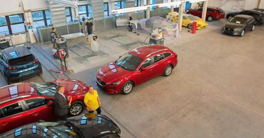 In Wien-Simmering hat ROLAND GREDINGER einen gigantischen Lackierbetrieb eröffnet. In enger Zusammenarbeit mit Standox wurde an der Durchsatzschraube gedreht. Mit Erfolg.