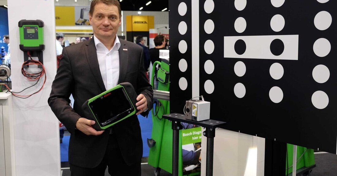 Helmut Stuphann, Verkaufsleiter Bosch Automotive Aftermarket, kündigte auf der AutoZum eine echte Überraschung an.