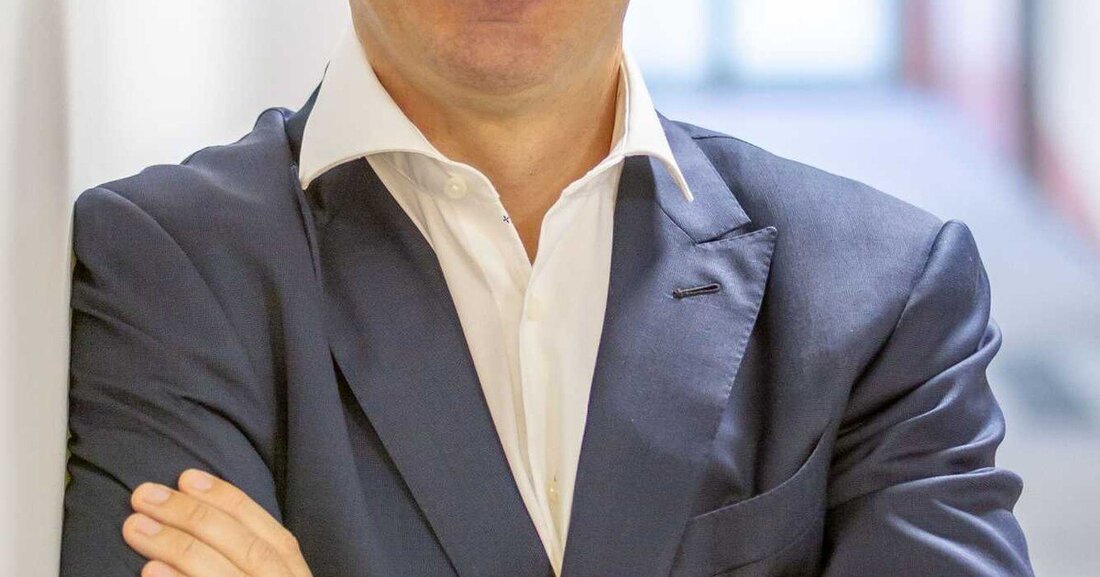 Der weltweit tätige Car-as-a-Service Provider LeasePlan bestellt Hessel Kaastra als neuen Managing Director für die Landesorganisation in Österreich. Der erfahrene Manager ist bereits seit 16 Jahren in verschiedenen Funktionen für LeasePlan tätig und führte zuletzt die LeasePlan Insurance. Er folgt auf Nigel Storny, der nach zehn erfolgreichen Jahren als Managing Director von LeasePlan Österreich das Unternehmen verlässt. Hessel Kaastra übernimmt nach fünf Jahren als Geschäftsführer der in 23 Ländern weltweit tätigen LeasePlan Insurance wieder das Management einer Landesniederlassung.