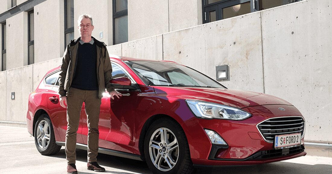 Den neuen Ford Focus gibt’s sowohl mit Steilheck als auch als Kombi. Letzterer punktet mit einem riesigen Kofferraum und empfiehlt sich daher für Familien oder sportliche Zeitgenossen mit raumforderndem Freizeitequipment. 