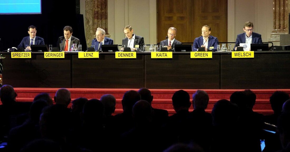 In den vier Keynote-Ansprachen des 40. Wiener Motorensymposiums, die von Vertretern der Automobilhersteller Bosch, Toyota, Volvo und Volkswagen gehalten wurden, ging es um nicht weniger als die Zukunft der individuellen Mobilität.