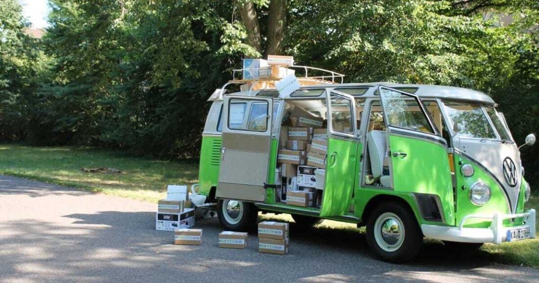 Das Gettygo-Gewinnspiel unter dem Namen „Werkstatthelden“ fand im Frühjahr zum ersten Mal in Österreich statt und fand so großen Anklang, dass es nun zum Winterreifengeschäft wiederholt wird. Das Unternehmen verlost sechs Wochen lang Preise, die dem gesamten Team des Gewinner-Unternehmens zugutekommen.