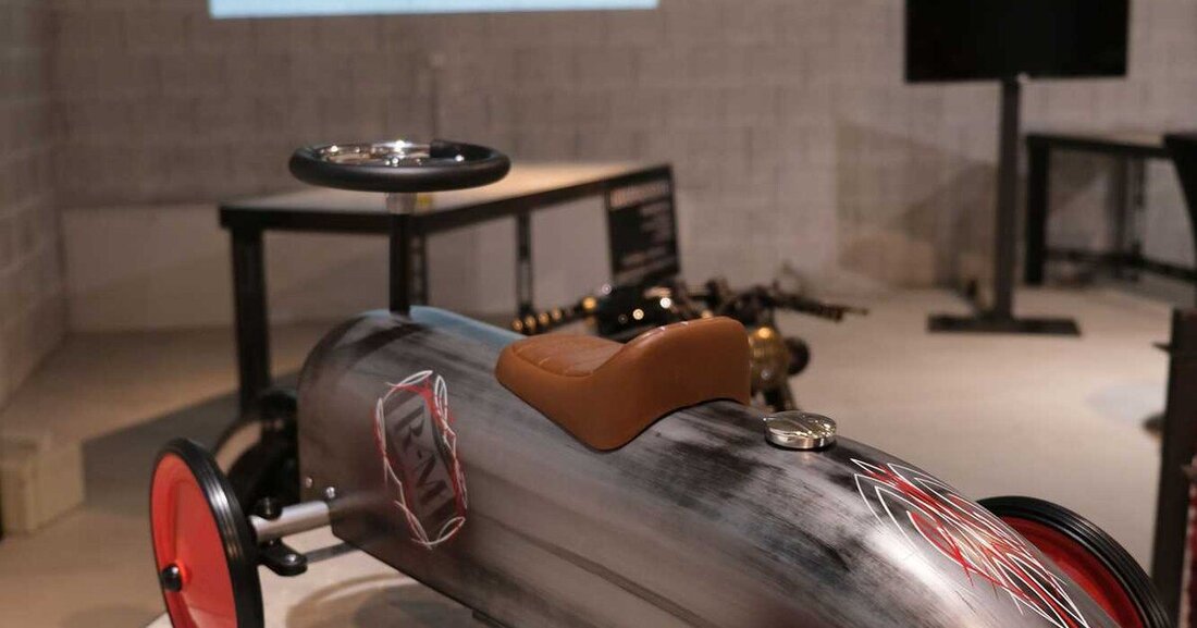 R-M Kunden aus Österreich und Importeure aus Zentraleuropa waren Anfang Oktober in die Panzerhalle in Salzburg zur Feier des 100. Geburtstages der Lackmarke geladen.