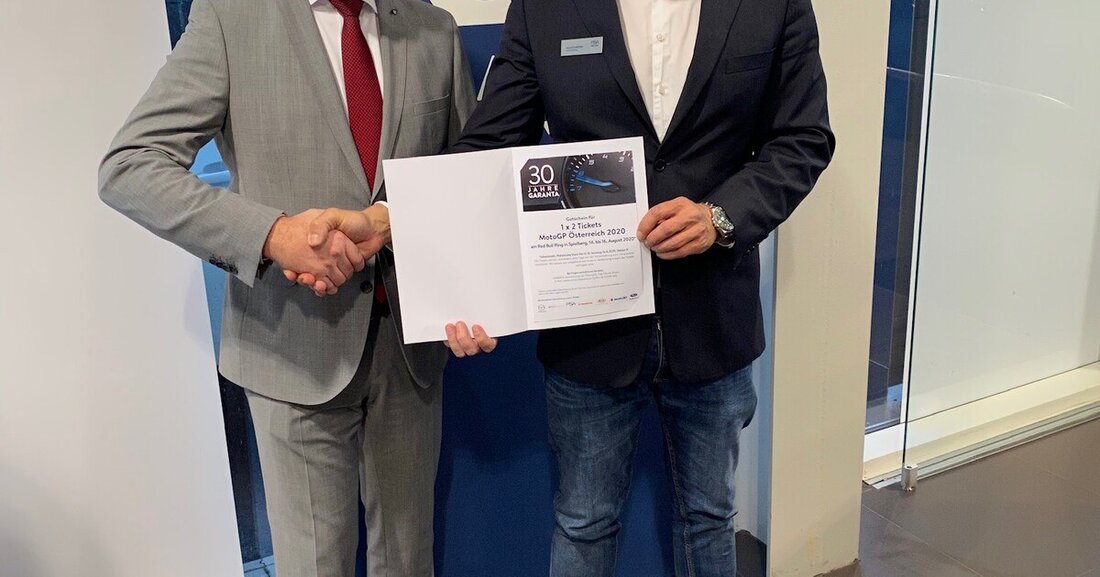 Anlässlich des 30-jährigen Marktbestehens veranstaltete die Garanta Versicherung Österreich ein Gewinnspiel. Die Übergabe von drei Hauptpreisen erfolgte jetzt durch Gebietsleiter aus der Region. 