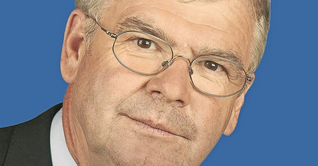 Eine wesentliche Änderung ist die Umstellung des Begutachtungsintervalls für die periodische Fahrzeugüberprüfung von Zweirädern der Fahrzeugklasse L. Das bisherige Überprüfungs-Intervall von 1-1-1 Jahren wird per 1. März 2020 auf 3-2-1 Jahre geändert.