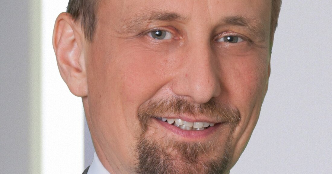 Wiens Landesinnungsmeister Georg Ringseis hält seinen Betrieb am Schwarzenbergplatz im 3. Wiener Gemeindebezirk offen und jenen in der Ungargasse (ebenfalls 3. Bezirk) geschlossen. Er sieht sich als „Systemerhalter“.