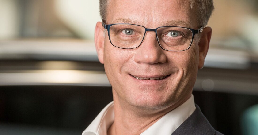 Die Verordnung der Bundesregierung besage, dass in der Werkstätte grundsätzlich gearbeitet werden dürfe, wenn diese Arbeiten im Sinne der Systemerhaltung notwendig seien und wenn die Mitarbeiter ausreichend geschützt seien.