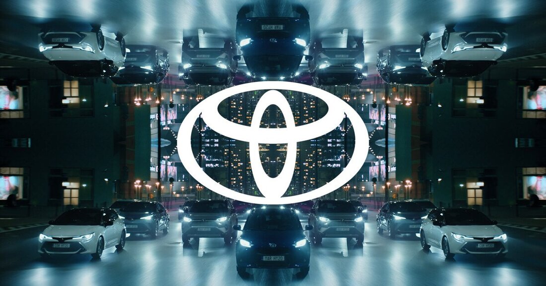 Toyota modernisiert für alle Kommunikationskanäle sein Logo, Layout und die Typografie.