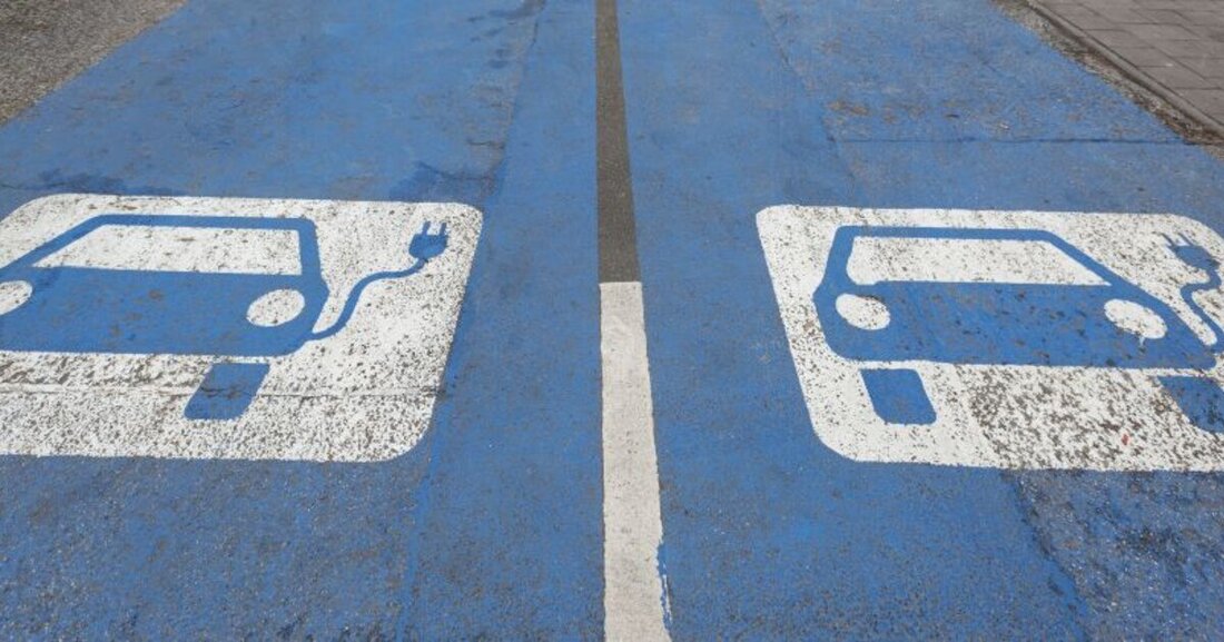 E-Autos sind in Europa auf dem Vormarsch, bei der Ladeinfrastruktur gibt es aber keine europäische Einheit. Am besten versorgt ist man in Holland, nach Rumänien sollten man indes lieber nicht fahren.