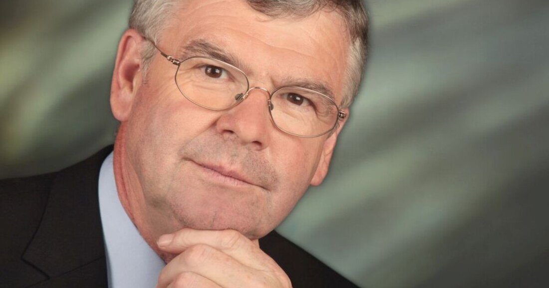 Alea iacta est - die Würfel sind gefallen: Die Bundesinnung der Fahrzeugtechnik hat sich neu konstituiert. Zu einer Wachablöse kam es im Bereich der Karosseriebauer, der amtierende Bundesinnungsmeister Josef Harb wurde indes wie von der KFZ Wirtschaft bereits in Aussicht gestellt im Amt bestätigt.