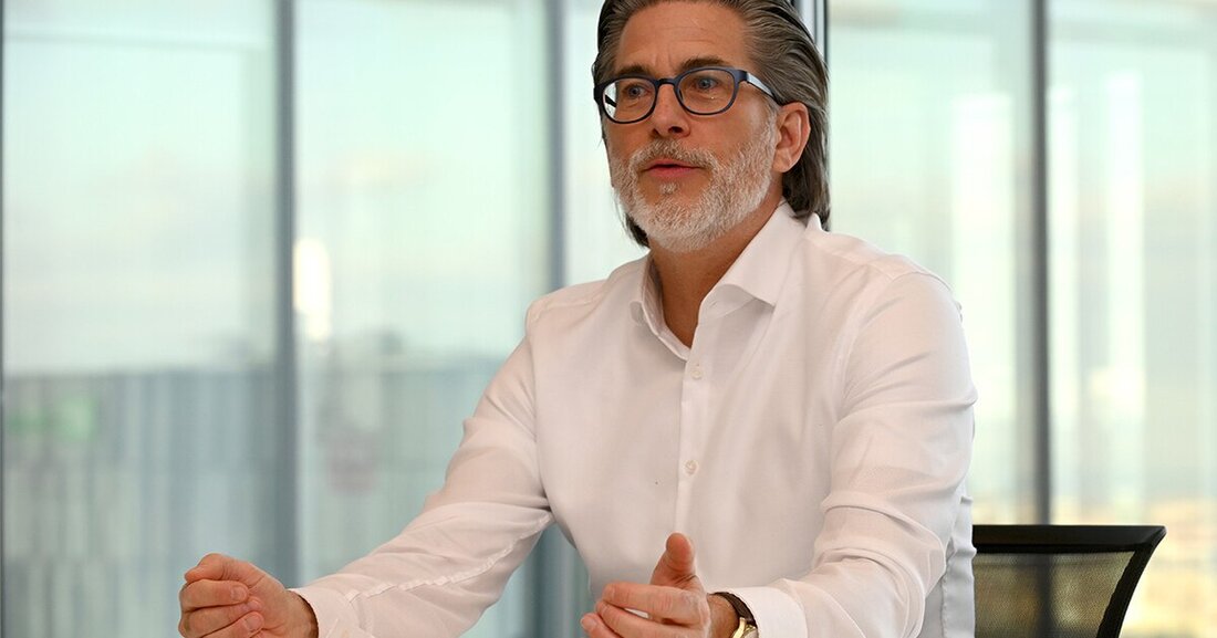 Im Exklusivinterview mit der KFZ Wirtschaft spricht Heiko Twellmann, GF von Toyota Austria, über neue Geschäftsmodelle und die wichtige Rolle des Handels. 