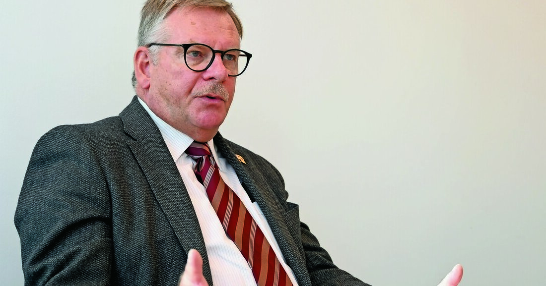 Die Bundesinnung ­Fahrzeugtechnik hat sich neu konstituiert. Zu einer Wachablöse kam es im Karosseriebau: Manfred Kubik tritt als Bundesinnungsmeister-Stellvertreter die Nachfolge von Erik Papinski an. Die KFZ Wirtschaft wollte wissen, was ihn bewegt. 