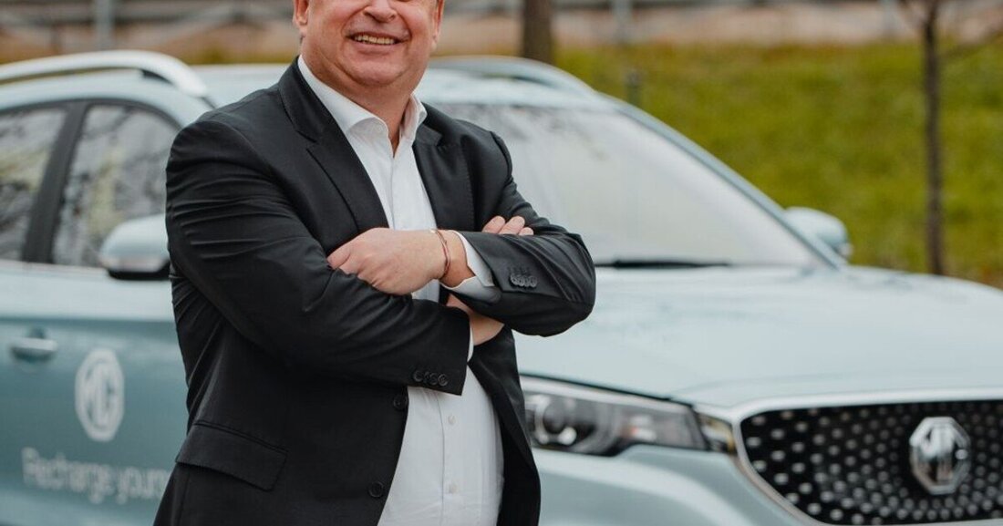 Wie man es vom Autoverkäufer zum Geschäftsführer einer Importgesellschaft bringt, erklärt Mitsubishi Geschäftsführer Andreas Kostelecky im Gespräch mit der KFZwirtschaft.