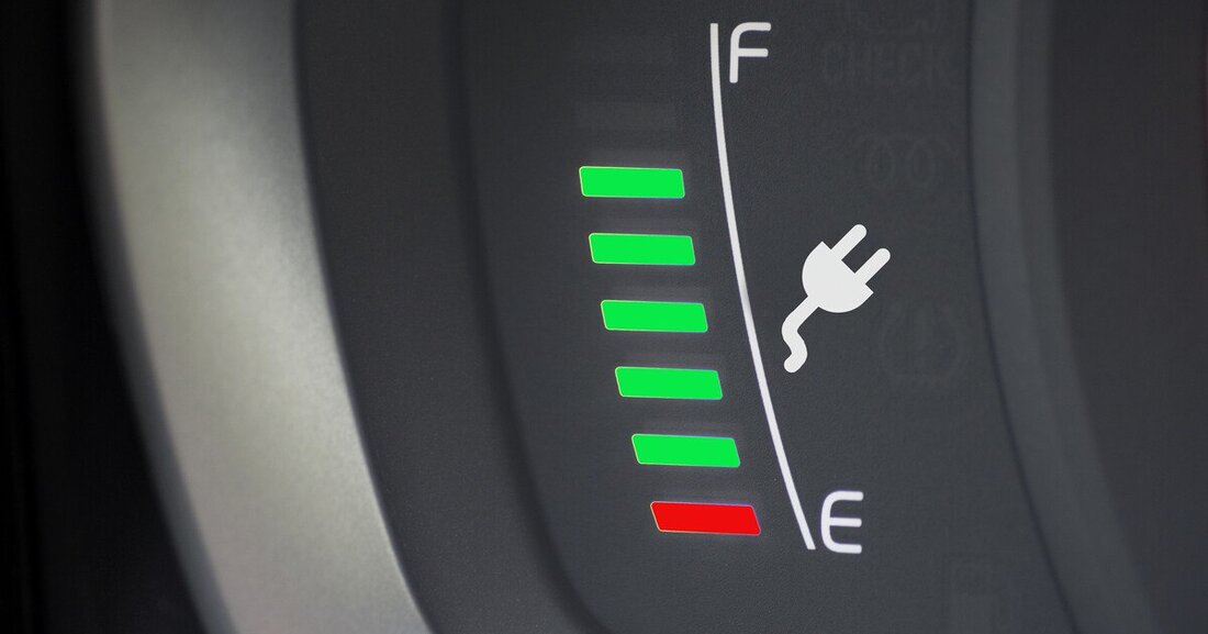 Schelle Ladezeit, hohe Reichweite und lange Lebensdauer. Graphen-Batterien sind so etwas wie die eierlegende Wollmilchsau unter den Akkus. Allerdings ist das Material auch sauteuer. Der chinesische Autobauer GAC stellt jetzt aber die Serien-Reife in Aussicht.