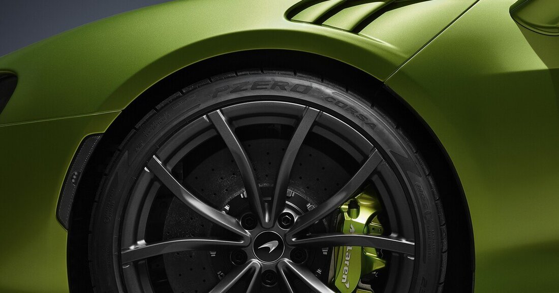 Der italienische Reifenhersteller Pirelli hat mit dem Cyber Tyre System einen mit dem Auto vernetzen Reifen in Serie gebracht. Das steckt drinnen - und dahinter.