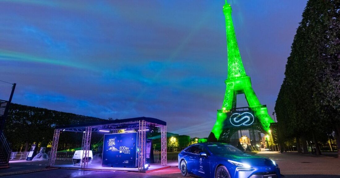 Ein mit Brennstoffzellen von Toyota betriebener Generator erregte in Paris Aufsehen, ließ er doch den Eiffelturm in grünem Licht erstrahlen. Für die Japaner ist das eine Schlüsseltechnolgie.