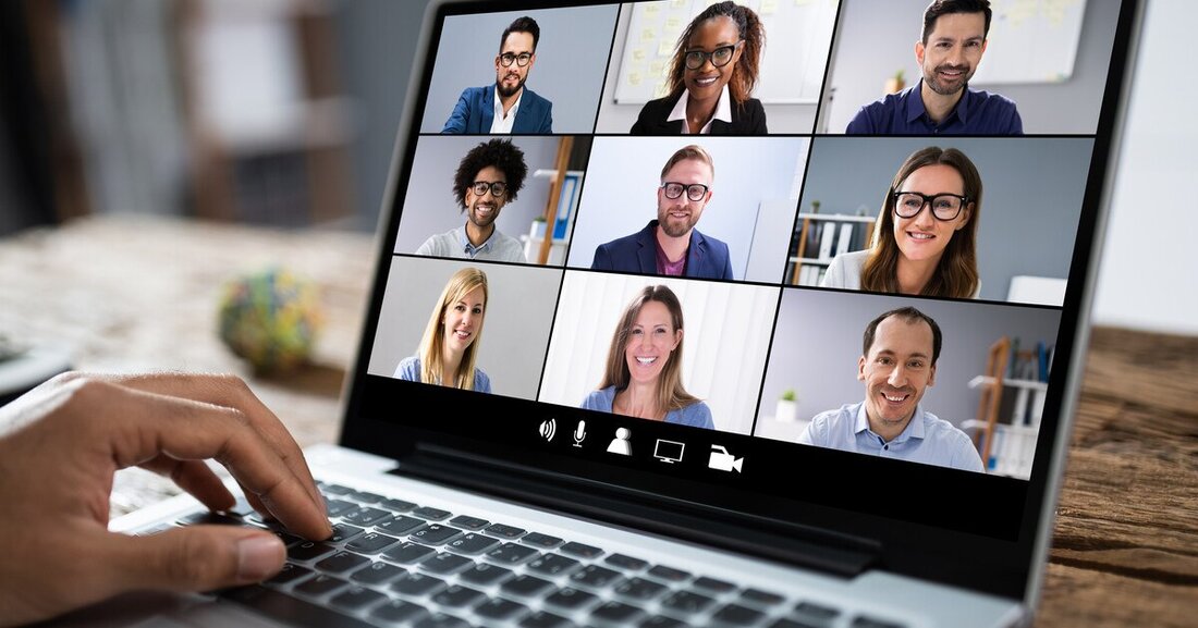 Webkonferenzen sind oft ein Grund zur Aufregung. Lesen Sie, wie Sie digitale Kommunikation professionell und sympathisch über die Glasfaser bringen.