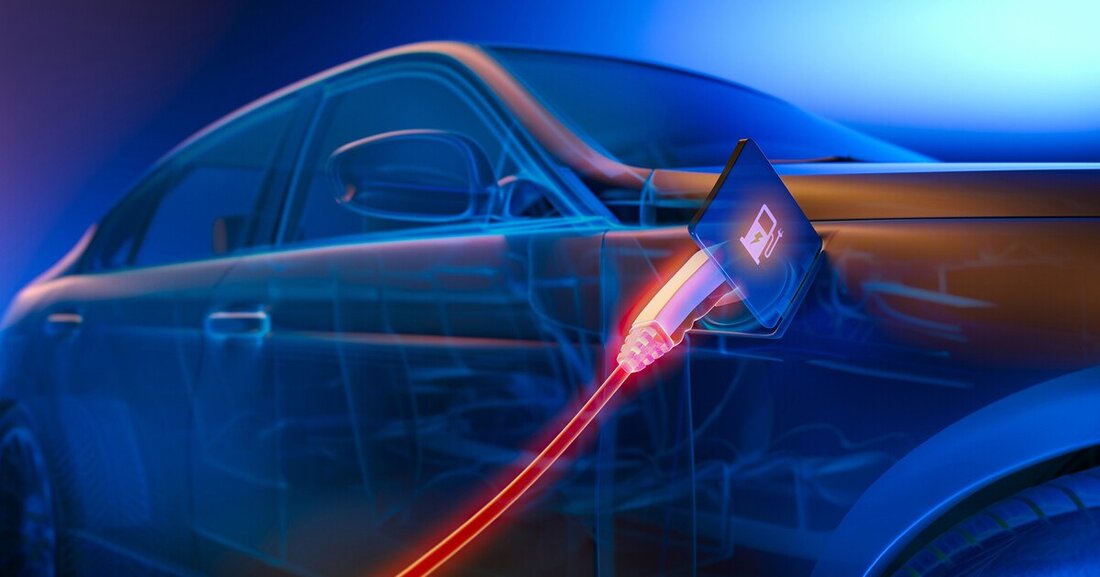 Eine aktuelle Studie zeigt das Nutzungsverhalten und die Zufriedenheit von Autofahrern mit ihrem E-Auto. Das Ergebnis für die Hersteller ernüchternd: Die Weiterempfehlungsquote ist zwar leicht gestiegen, trotzdem würden nur 47% einem Freund ihr aktuelles Modell empfehlen. Die Unterschiede zwischen den Marken sind sehr groß. 