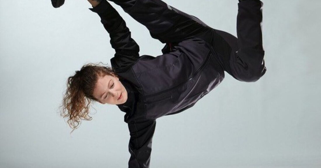 CWS hat mit „220days“ nachhaltige Bekleidung konzipiert und verspricht, dass man sich darin an jedem Arbeitstag im Jahr – also rund 220 Mal – wohlfühlt.