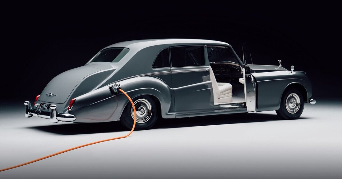 E-Mobilität liegt im Trend und hat sogar die Oldtimer-Szene erreicht. Kleine Unternehmen bieten die Umrüstung auf Elektroantriebe für eine Vielzahl von Modellen an. Bei einem ist jetzt der Fußballgott a. D. eingestiegen.